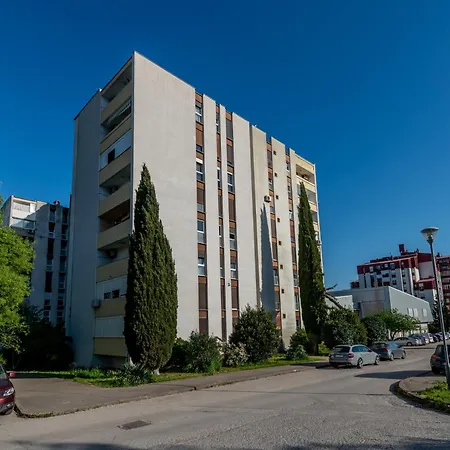 Apartment Mikka Pula